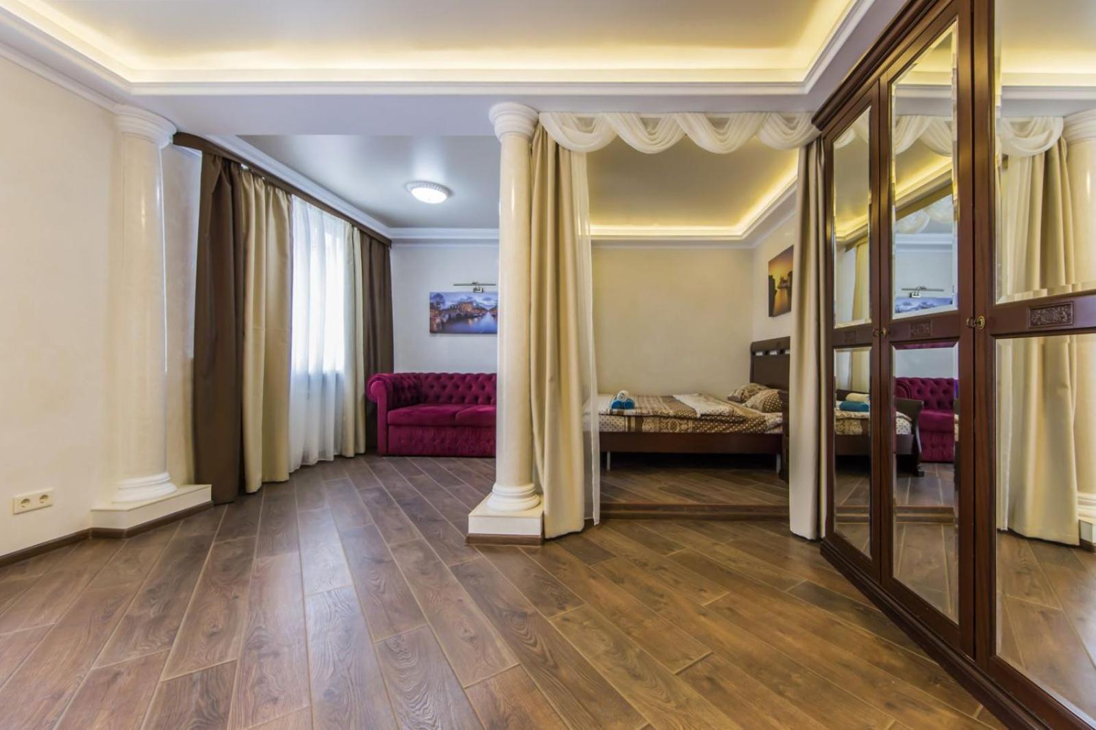 в центрі з видом на костел Apartment *