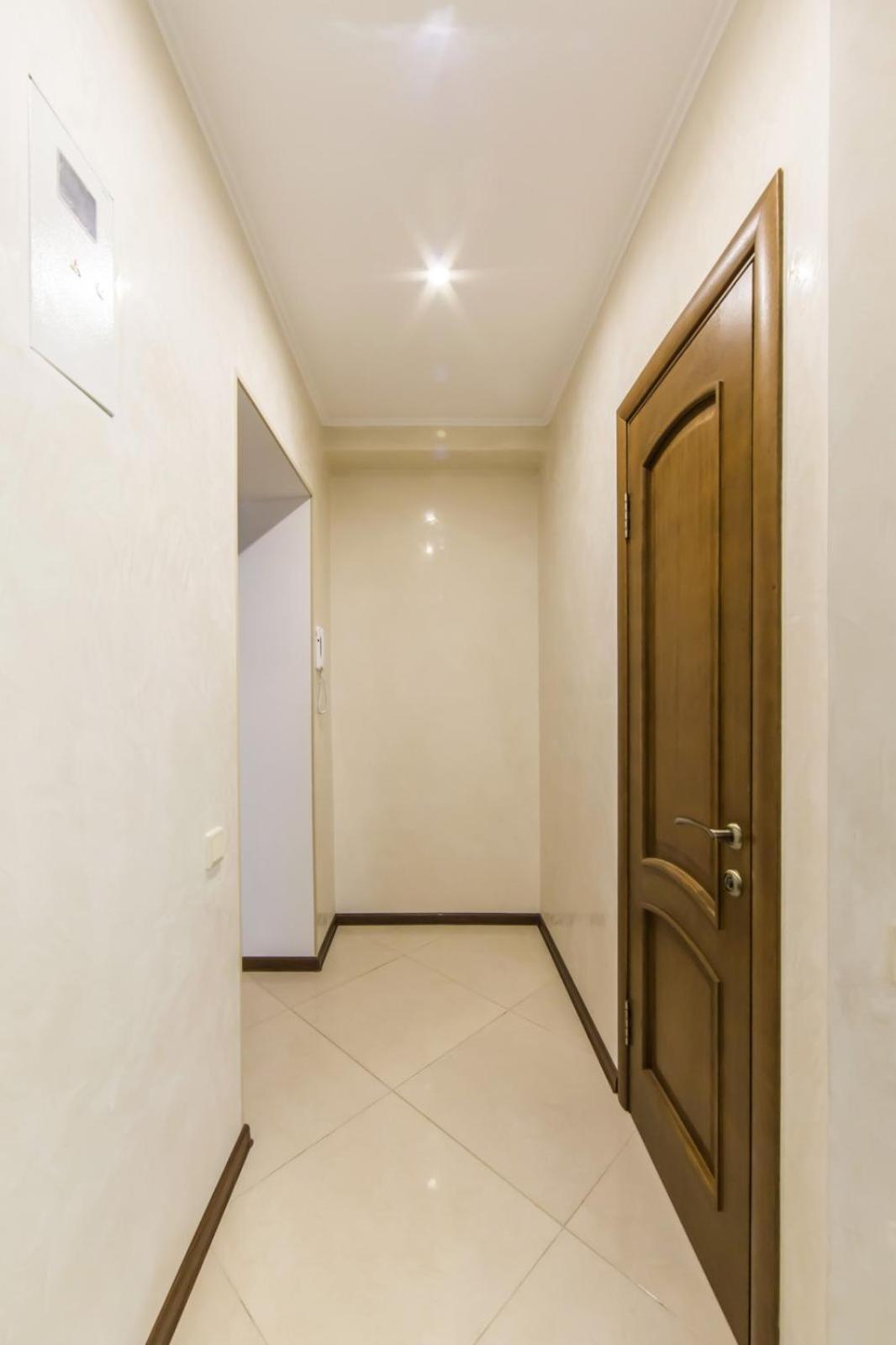 в центрі з видом на костел Apartment Kyiv
